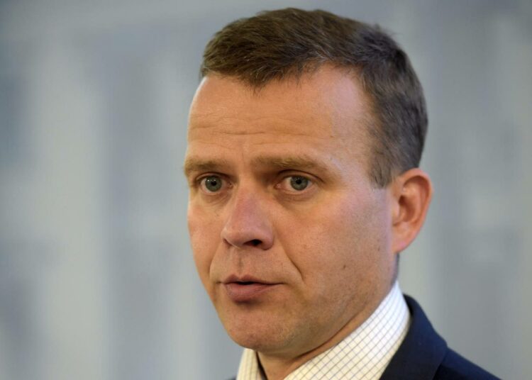 Sisäministeri Petteri Orpon mukaan perussuomalaisten kommentit turvapaikanhakijoista ovat olleet rasistisia.