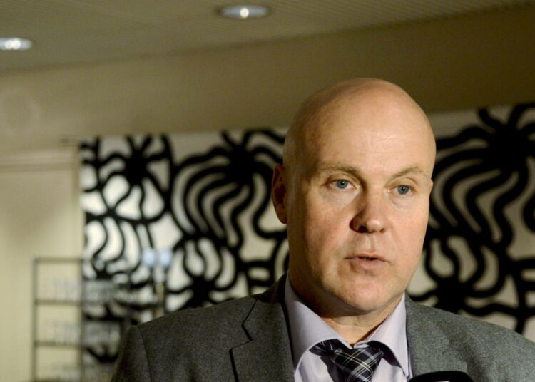 STTK:n puheenjohtaja Antti Palola esittää uutta ratkaisua pakkolait korvaavaksi työmarkkinasopimukseksi.