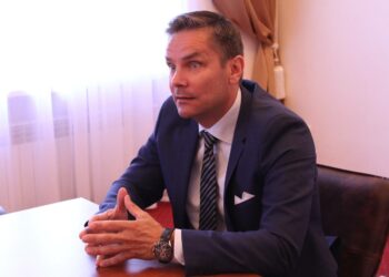Suomen oikeusministeriön neuvotteleva virkamies Mika Aalto on Kiovassa asiantuntijatehtävissä taustallaan pitkä kokemus vastaavasta työstä muun muassa Balkanilla ja Palestiinassa.