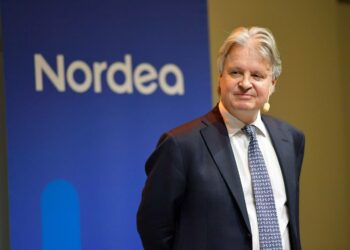 Nordean konsernijohtaja Casper von Koskull esitteli yhtiön osavuosikatsauksen. Samassa yhteydessä kerrottiin suurista irtisanomisista.