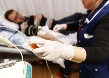 Maan keskiarvo oli erikoissairaanhoidossa 1 198 euroa asukasta kohti ja perusterveydenhuollossa 359 euroa asukasta kohti.