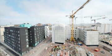 Helsinkiin rakennetaan, mutta halventaako se asumista? Kuva on Jätkäsaaresta.