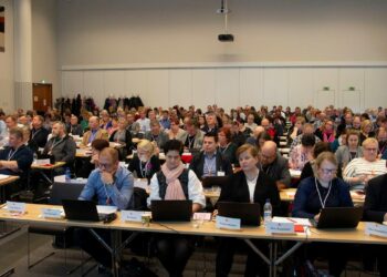 Nykyhallitus on heikentänyt naisten ja varsinkin pienipalkkaisten naisten asemaa, todettiin JHL:n edustajiston syyskokouksessa Vantaalla.