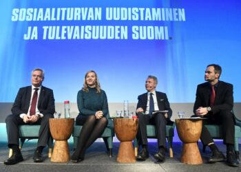 STTK järjesti neljän kannatusmittauksissa suurimman puolueen tentin, johon osallistuivat SDP:n puheenjohtaja Antti Rinne (kuvassa vas.), keskustan varapuheenjohtaja Katri Kulmuni, vihreiden puheenjohtaja Pekka Haavisto ja sisäministeri ja kokoomuksen Kai Mykkänen.