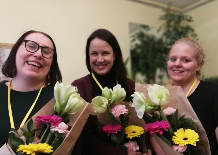 Vasemmistonaiset valitsi johtoon Minna Sumeliuksen, Veronika Honkasalon ja Saana Simosen.
