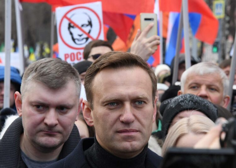 Venäläisen oppositiojohtaja Aleksei Navalnyin tila on berliiniläissairaalan mukaan vakava, mutta hänellä ei ole akuuttia hengenvaaraa. Kuva on mielenosoituksesta Moskovasta helmikuulta.