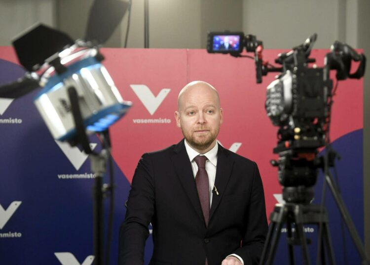 Opetusministeri Jussi Saramo julkisti vasemmistoliiton kuntavaaliohjelman.
