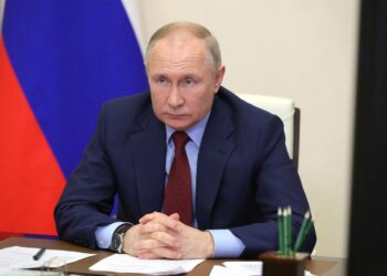 EU rahoittaa edelleen Vladimir Putinin sotakassaa sadoilla miljoonilla euroilla joka päivä, sanoo tiukempia pakotteita vaativa Silvia Modig.