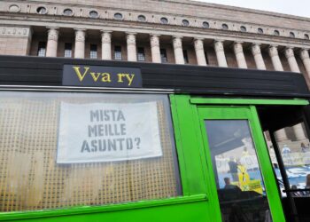 Vailla vakinaista asuntoa ry:n (VVA) linjurissa toimii Laguuni-hanke.