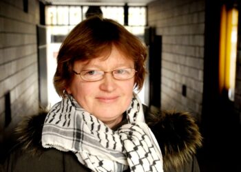 Birgitta Gran yllyttää opiskelemaan kieliä.