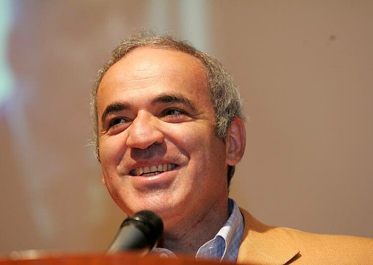 Garri Kasparov saapuu perjantaina Suomen Shakkiliiton vieraaksi.