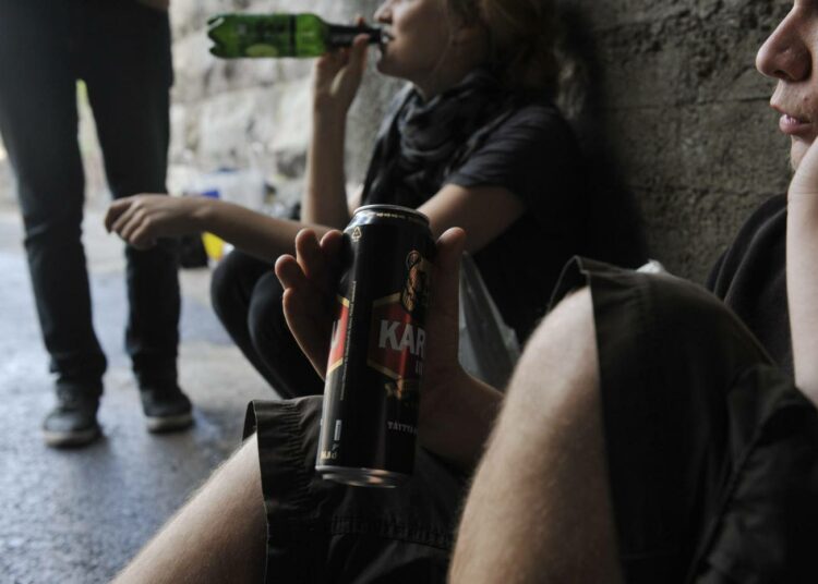 Viime viikolla toteutetun verkkokyselyn mukaan alle 18-vuotiaat kiinnostuvat alkoholimainonnasta siinä missä täysi-ikäisetkin.