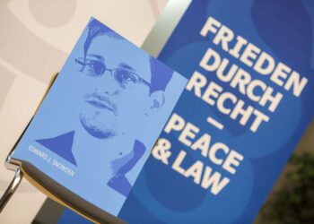 Edward Snowden palkittiin poissaolevana elokuun lopussa Berliinissä Whistleblower Award -palkinnolla.