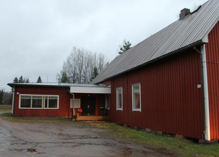 Öljy ei käy enää nenään eikä pilaa ilmaa Juurikorven työväentalolla.