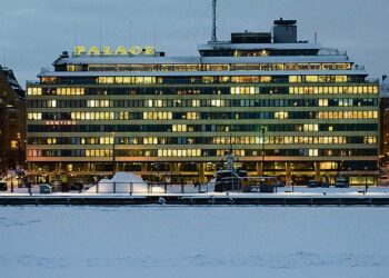 Hallitus ja Elinkeinoelämän keskusliitto EK yrittävät monin tavoin padota ay-liikkeen valtaa. Kuvassa EK:n toimitalo Etelärannassa Helsingissä.