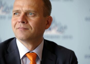 Kirjoittajan mielestä sisäministeri Petteri Orpon ehdotus, että työn tekemiseksi Suomessa synnytettäisiin vielä yksi halpaporras lisää turvapaikanhakijoita varten, tuntuu pelottavalta.