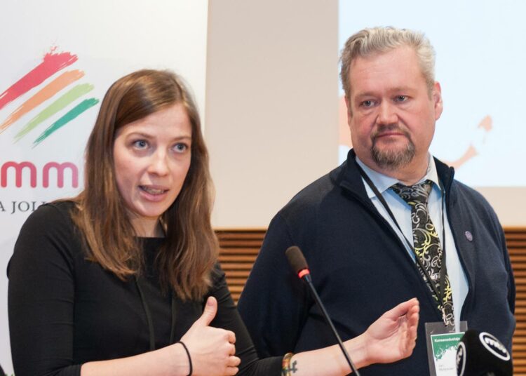 Vasemmistoliiton puheenjohtaja, kansanedustaja Li Andersson ja kansanedustaja Jari Myllykoski.