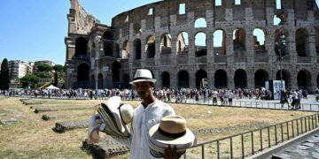 "Colosseum seisoi jykevänä eikä silminnähden enää rapistunut."