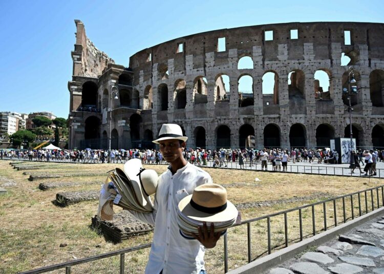 "Colosseum seisoi jykevänä eikä silminnähden enää rapistunut."