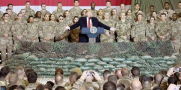 Presidentti Donald Trump kävi kiitospäivänä marraskuun lopulla yllätysvierailulla Afganistaniin sijoitettujen amerikkalaisjoukkojen luona Bagramin tukikohdassa.