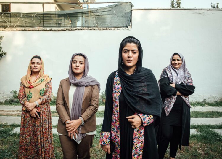 Kabulilaiset feministiaktivistit vasemmalta oikealle: sisarukset Zarifa ja Sudaba, Taiba ja Farida.