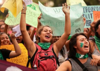 Kansainvälisen naistenpäivän mielenosoituksessa Perun pääkaupungissa Limassa naiset vaativat oikeuksiensa kunnioittamista ja sukupuolten tasa-arvoa.