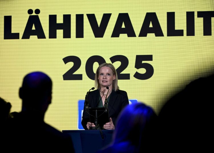 Riikka Purra oli totinen vaali-iltana.