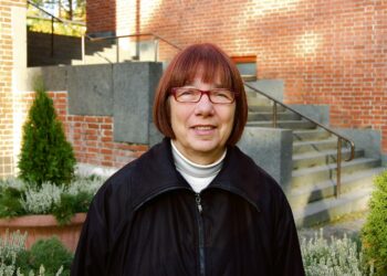 Eila Tiainen lähtee kansanedustajaehdokkaaksi.