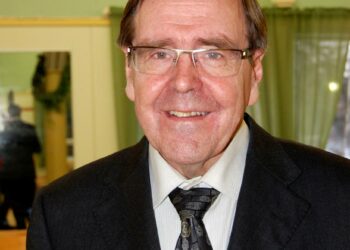 Harmaa talous uhkaa levitä hoiva-alalle, varoitti ministeri Kalevi Kivistö sunnuntaina Jyväskylässä.