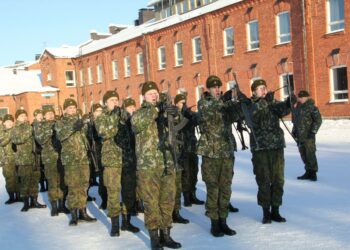 Lahden kaupunginhallitus sorvasi lausunnon puolustusvoimien suunnitelmaan lakkauttaa Hennalan varuskunta.