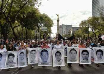Kadonneiden kohtalot nousivat laajemmin julkisuuteen vasta kun Ayotzinapan opettajaseminaarista katosi viime syyskuussa 43 opiskelijaa.