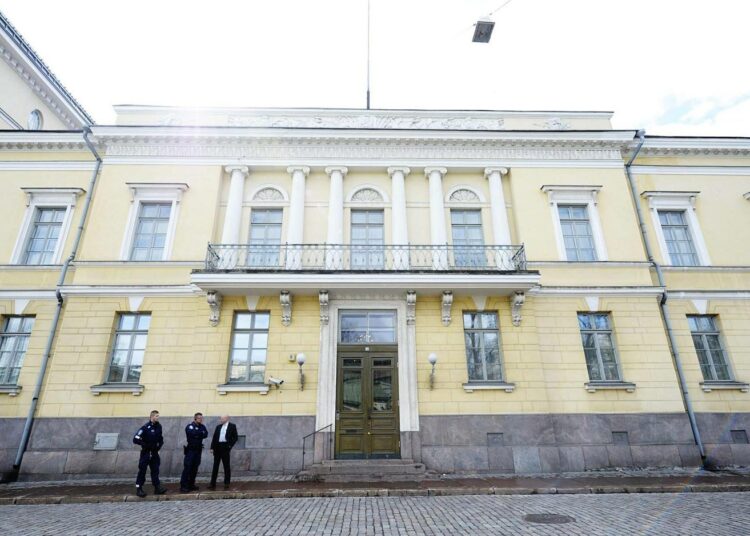 Hallitusneuvottelijoiden suhde joutuu koville nyt, kun Smolnassa sorvataan säästölistoja.