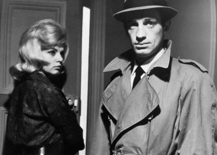 Rikoselokuvien tiukassa klassikossa vankilasta vapautuva kostonjanoinen murtovaras palaa petosten täyttämään alamaailmaan. Kuvassa Thérèse (Monique Hennessy) ja Silien (Jean-Paul Belmondo).