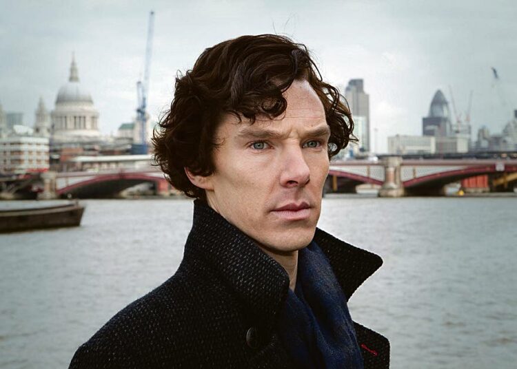 Uudessa Sherlock Holmes -tarinassa Afganistanin sotaveteraani tutustuu mieheen, jolla on pistämätön päättelykyky. Kuvassa Benedict Cumberbatch.