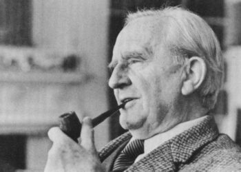 Nykyaikaisen fantasiakirjallisuuden isä John Ronald Reuel Tolkien ei ollut vain mahtava tarinankertoja, vaan myös loistava piirtäjä ja maalari.