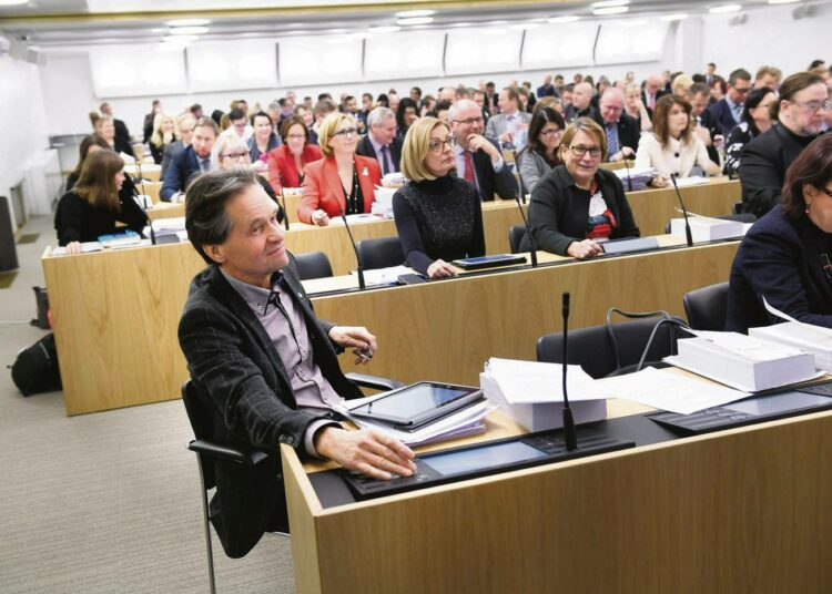 Kari Uotilan mielestä hallitus on onnistunut väärissä asioissa.