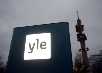 Yle joutuu ostamaan ohjelmia entistä enemmän ulkopuolelta. Tämä johti irtisanomisiin tuotannot-yksiköstä.