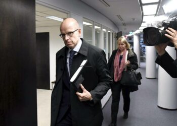 Viikko sitten lakia hallintarekisteristä luki perussuomalaisten eduskuntaryhmälle valtiovarainministeriön valtiosihteeri Martti Hetemäki.