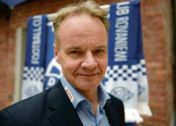 Nykyinen RoPS-luotsi Juha Malinen on uusi Pikkuhuuhkajien päävalmentaja.