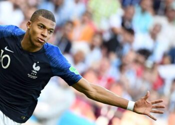 Ranskan Kylian Mbappe kirjoittaa MM-kisoissa itsensä yhä syvemmälle futishistoriaan.