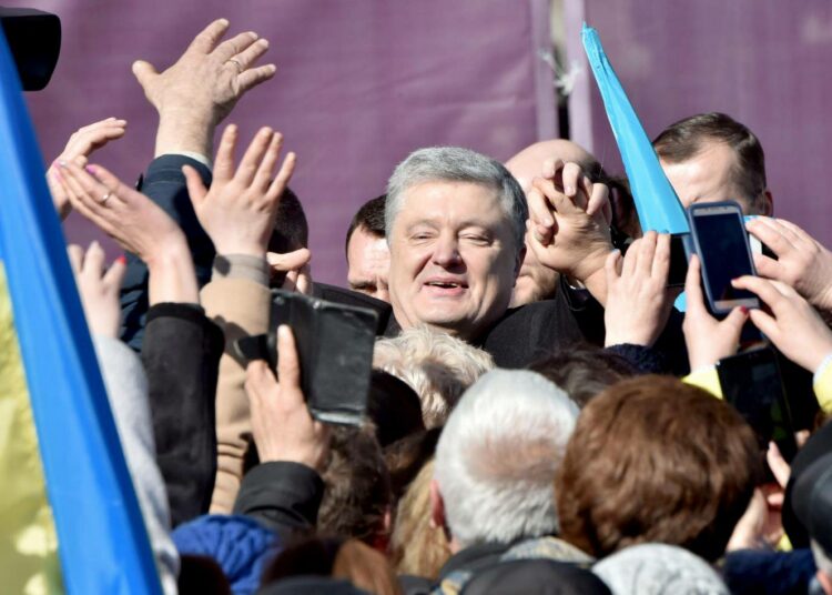 Istuva presidentti Petro Porošenko on pudonnut gallupeissa kolmanneksi.
