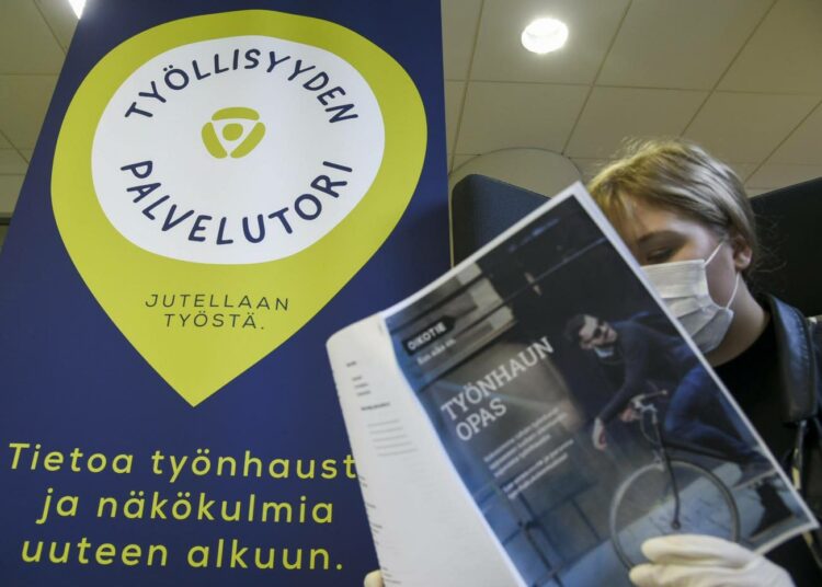 Työttömien työnhakijoiden määrä työ- ja elinkeinotoimistoissa oli 132 000 pienempi kuin edellisen vuoden toukokuussa.