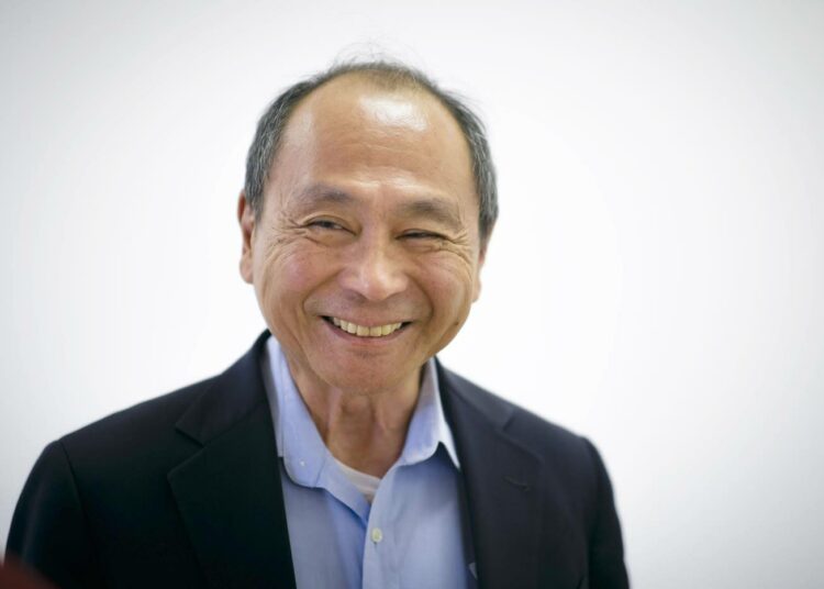 Francis Fukuyama on yhdysvaltalainen poliittisen taloustieteen tutkija ja kirjailija.