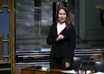 Olen huolissani siitä, että pettymys lisää transnuorten pahoinvointia entisestään, kun kauan jännitetty ja odotettu helpotus ei koskekaan heitä, Veronika Honkasalo sanoo.