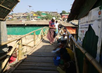 Monsuunikauden alkaessa denguekuumeen uskotaan leviävän Cox’s Bazarin pakolaisleirien ahtaissa oloissa.