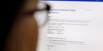 Asiantuntijat ovat tuoneet esille, että hallituksen esittämä lakimuutos voi lisätä häätöjen määrää ja asunnottomuutta.