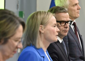 Hallituksille keväästä 1995 annettujen myönteisten arvosanojen keskiarvo on 38 prosenttia. Siitä Orpon hallituksen tulos jää kahdeksan prosenttiyksikköä.