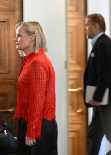 Kohun keskellä olevat kansanedustajat pyysivät anteeksi, Riikka Purralta sitä sanaa ei irronnut.