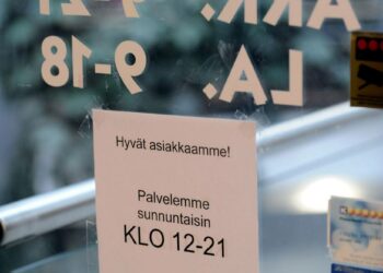 Kauppojen aukiololaki vaikuttaa jo joulumyyntiin.