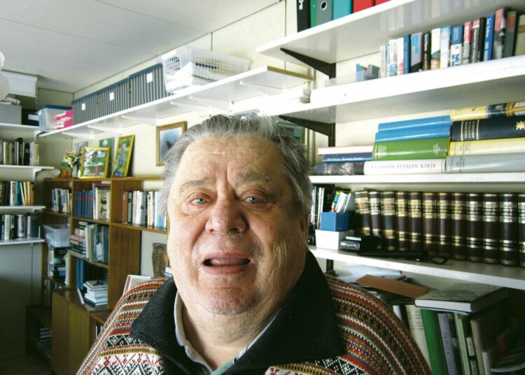 Aarno Kellbergin mukaan pohjalainen ottaa huumorilla höystetyn jutun henkilökohtaisesti ja tulee  vihaiseksi siitä, jos ei ymmärrä tarkasti mitä jutulla ajetaan takaa. Jälkiviisaus kismittää kaikkein eniten, kun vasta jonkun ajan perästä huomaa, mitä siinä tilanteessa olisi pitänyt sanoa.